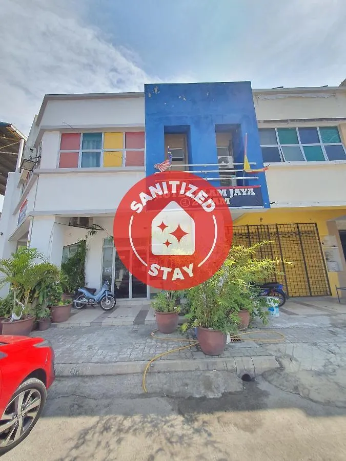 Oyo 90202 Hotel Alam Jaya