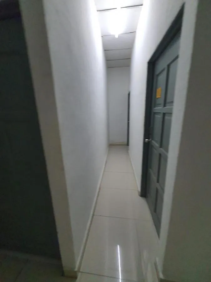 Oyo 90202 Hotel Alam Jaya