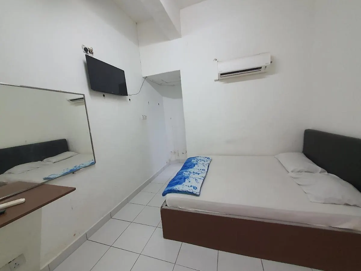 Oyo 90202 Hotel Alam Jaya