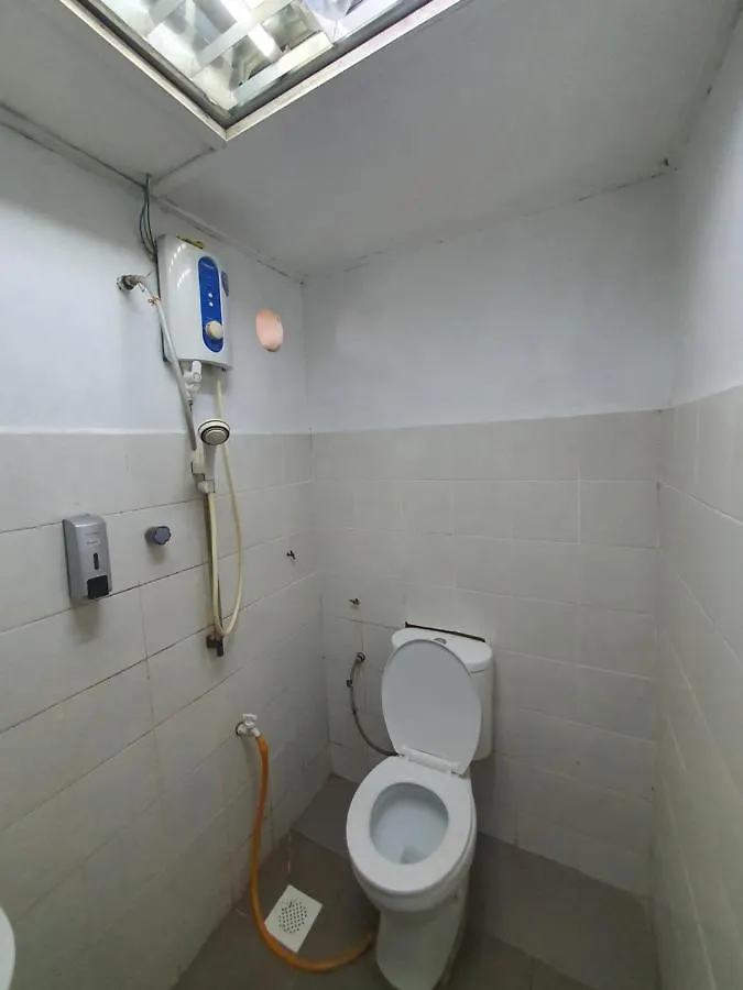Oyo 90202 Hotel Alam Jaya